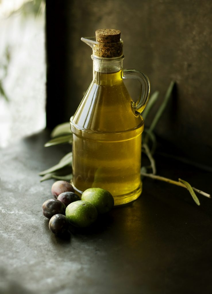 Aceite de oliva, aguacate y frutos secos como fuentes de grasas saludables